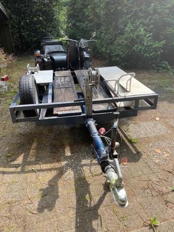Ural Motoraanhanger. beschikbaar voor biedingen