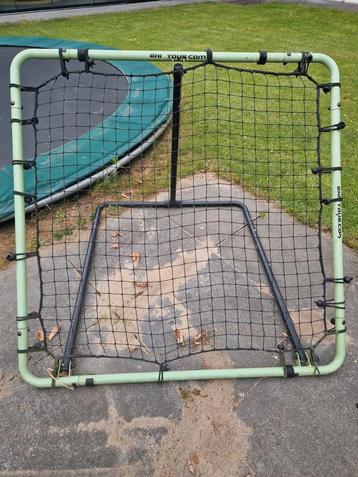 Rebounder voetbal beschikbaar voor biedingen