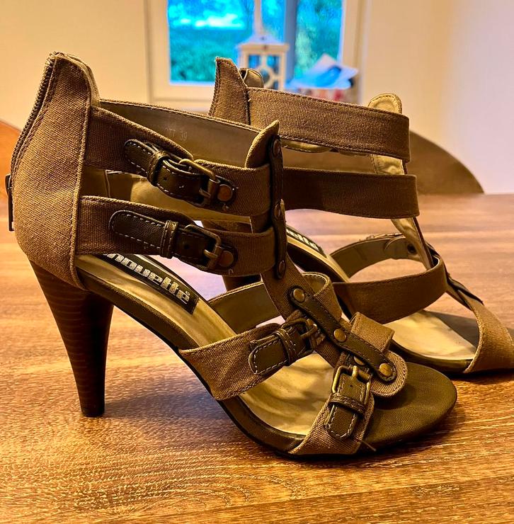 Open pumps/enkel laarsjes maat 39 Nieuw!, Kleding | Dames, Schoenen, Nieuw, Schoenen met hoge hakken, Bruin, Ophalen of Verzenden