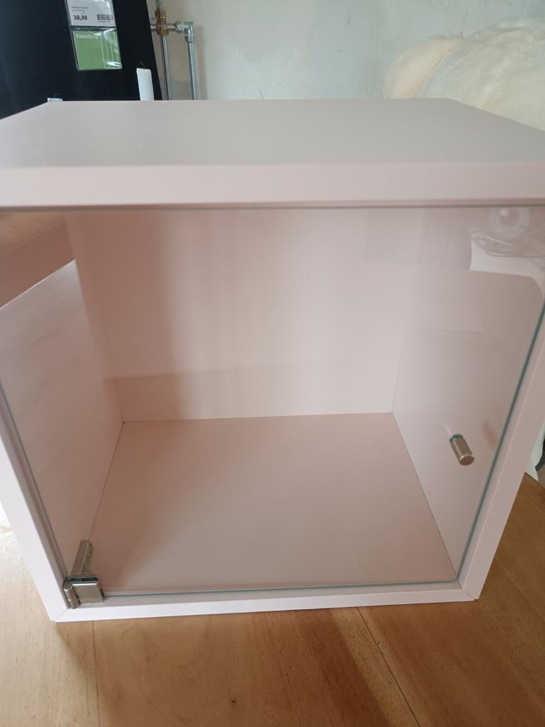 Roze Eket kast met glazen deur., Huis en Inrichting, Kasten | Boekenkasten, Ophalen, Minder dan 50 cm, Zo goed als nieuw, Minder dan 100 cm