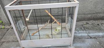 vogelkooi beschikbaar voor biedingen