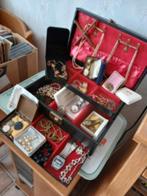 Sieraden  :  Heel veel sieraden, van alles !, Gebruikt, Overige kleuren, Verzenden, Overige materialen