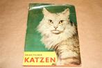 Katten. Prachtige foto's door Erich Tylínek., Ophalen of Verzenden, Gelezen, Katten