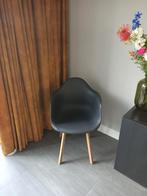 Kuipstoel zwart, Kunststof, Zwart, Ophalen of Verzenden, Zo goed als nieuw