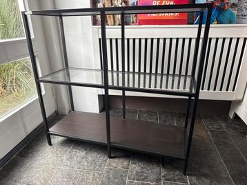 Gratis Vitrinekastje