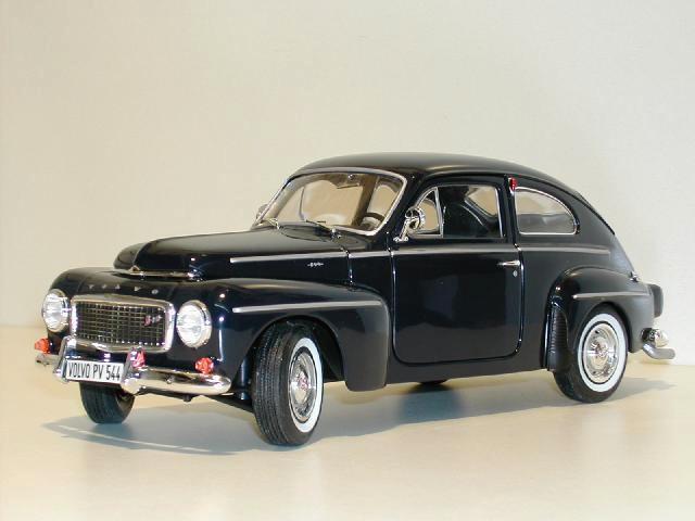 Revell . Volvo. PV544 kattenrug blauw schaal 1:18 miniatuur., Hobby en Vrije tijd, Modelauto's | 1:18, Nieuw, Auto, Revell, Ophalen of Verzenden