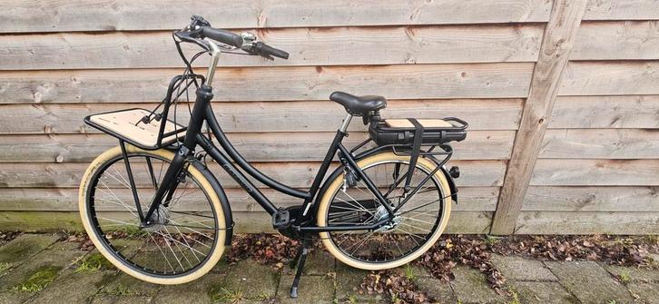 Elektische fiets: zwarte Batavus packd e-go, Fietsen en Brommers, Elektrische fietsen, Zo goed als nieuw, Batavus, Ophalen