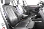 BMW X1 sDrive20i High Executive *Leer*Ambiente*Trekhaak*, Auto's, BMW, 1998 cc, Bedrijf, SUV of Terreinwagen, 84 €/maand
