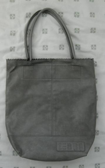 Zebra grijze tas, shopper met binnentasje, werk tas A4, leer beschikbaar voor biedingen