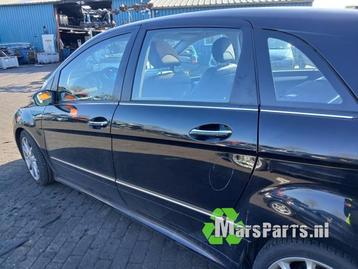 Portier 4Deurs links-achter van een Mercedes B-Klasse beschikbaar voor biedingen