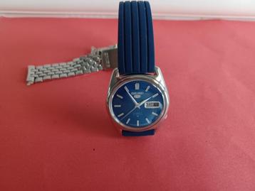 Seiko 5 DD staal automatic blauwe wijzerplaat beschikbaar voor biedingen