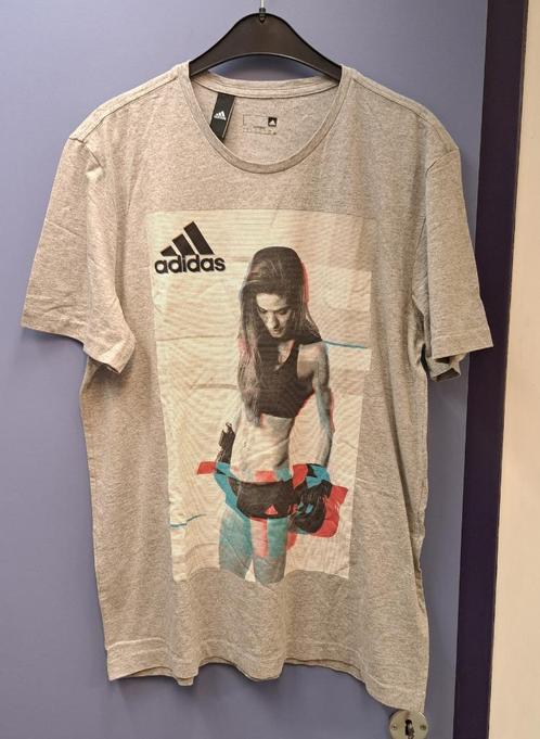 Adidas shirt licht grijs + print sport vrouw voorop L 47808, Kleding | Heren, T-shirts, Zo goed als nieuw, Maat 52/54 (L), Grijs