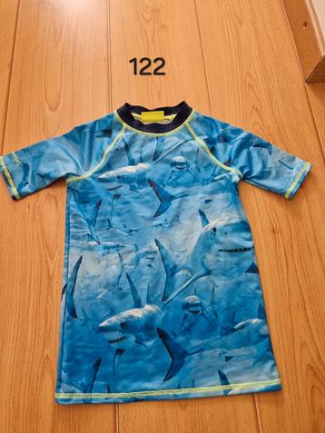 Uv t shirts maat 122 haaien claesens  beschikbaar voor biedingen