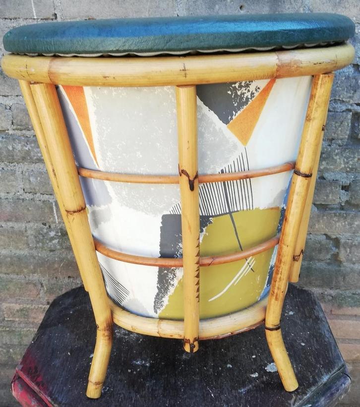 Poef. Rotan. 100% origineel. Ca'50.RARE.. Bohemian stijl., Huis en Inrichting, Banken | Voetenbanken en Poefen, Zo goed als nieuw