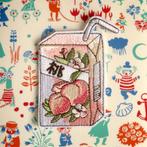 Mooie gedetailleerde geborduurde japanse perzik nectar drank, Hobby en Vrije tijd, Kledingapplicaties en Hotfix, Verzenden, Nieuw