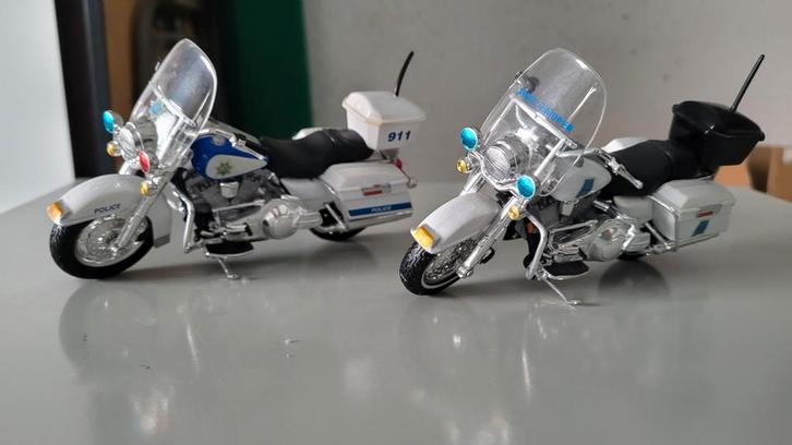 Maisto 1/18 2 US Police motoren, Hobby en Vrije tijd, Modelauto's | 1:18, Zo goed als nieuw, Motor, Maisto, Ophalen of Verzenden