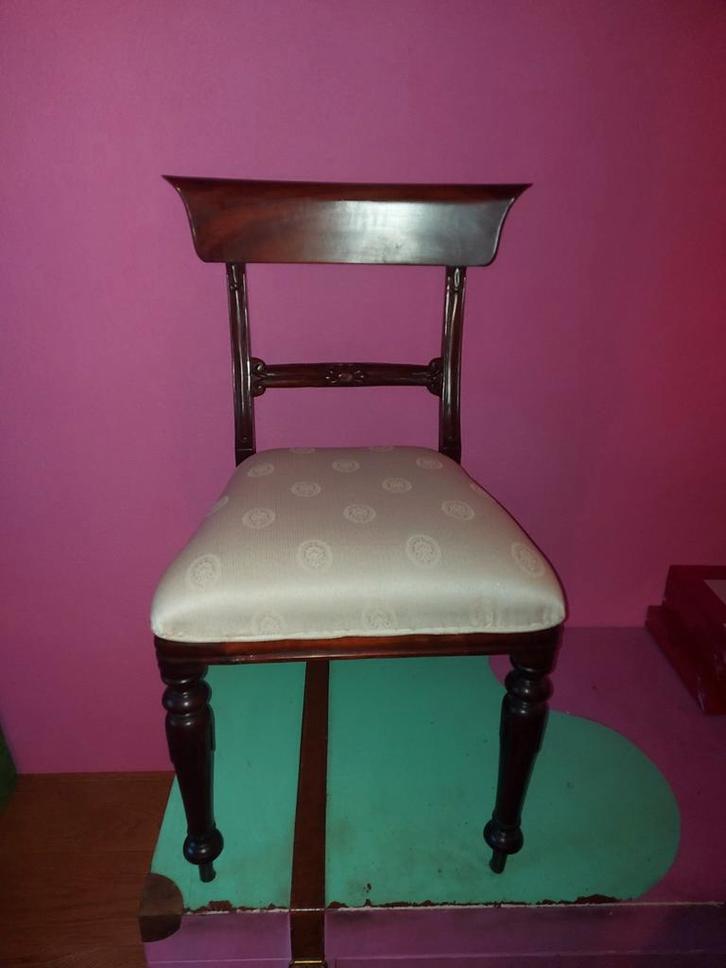 Oud Antiek Stoeltje - Charmant en Uniek!, Huis en Inrichting, Stoelen, Gebruikt, Eén, Bruin, Ophalen of Verzenden