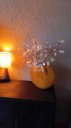 Okergele keramieken vaas met schuine rand, Ophalen, Gebruikt, Geel, Aardewerk of Porselein