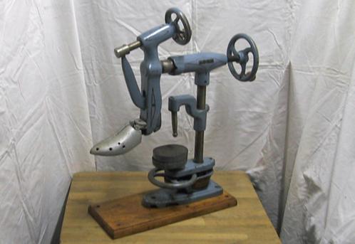 Rekapparaat van vóór W.O. II schoenmakersgereedschap, Antiek en Kunst, Antiek | Gereedschap en Instrumenten, Ophalen