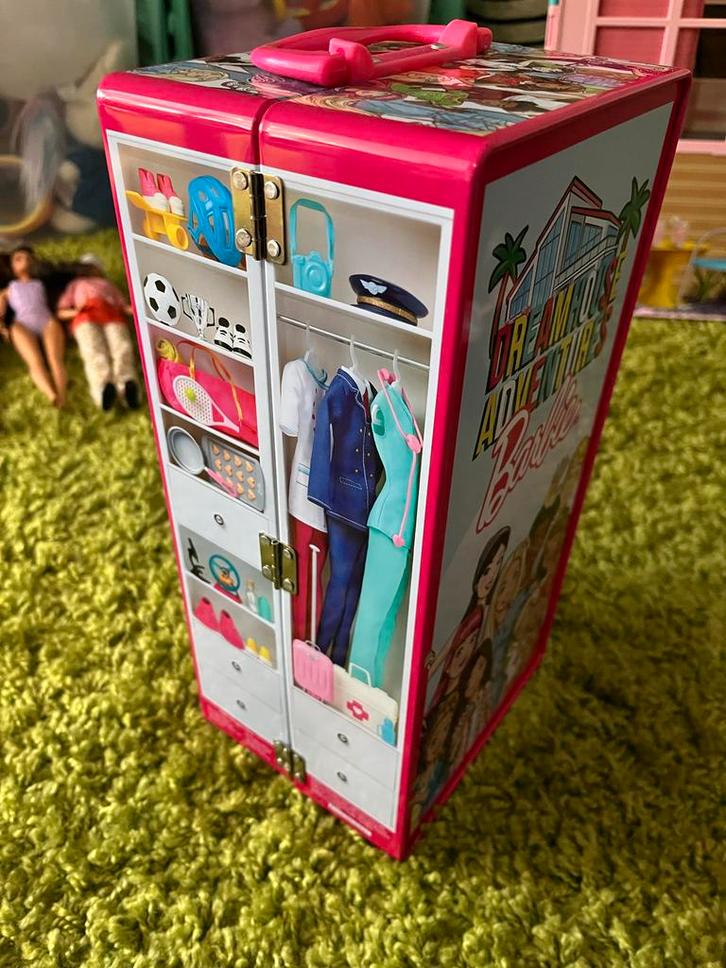 Barbie Dreamhouse Adventures Garderobe koffer, Kinderen en Baby's, Speelgoed | Poppen, Zo goed als nieuw, Barbie, Ophalen of Verzenden