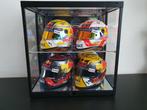 Vitrine showcase voor bijv. 4 stuks Max Verstappen helm 1:2, Verzamelen, Automerken, Motoren en Formule 1, Verzenden, Nieuw, Formule 1
