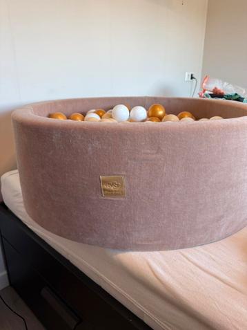 Beige Ballenbak - Beige 200 ballen beschikbaar voor biedingen