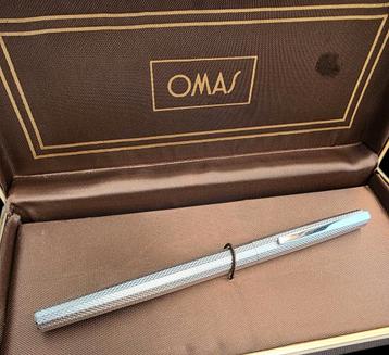 Omas Vulpen met 14 karaats gouden Kroon  beschikbaar voor biedingen