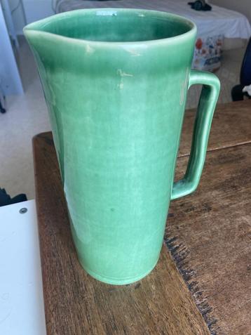 Mooie groene kan voor Decoratie  beschikbaar voor biedingen