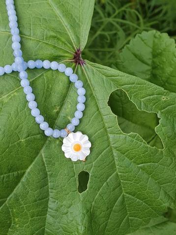 Handgemaakte Agaat ketting met parelmoer Madeliefje bedel beschikbaar voor biedingen