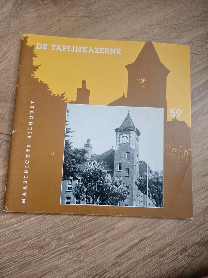 De Tapijnkazerne - Maastrichts Silhouet, Jos Notermans, Boeken, Geschiedenis | Stad en Regio, Gelezen, 20e eeuw of later, Ophalen of Verzenden