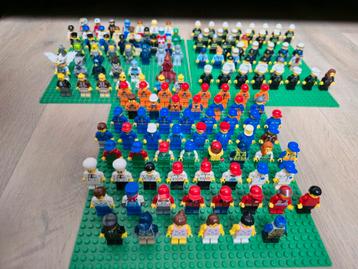 104 Lego Minifiguren o.a. politie, brandweer, Lego World beschikbaar voor biedingen