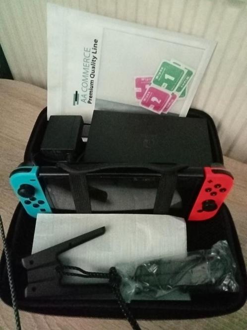 Switch oled 64gb met 2 games 350 euro !!!! Ophalen, Spelcomputers en Games, Spelcomputers | Nintendo Switch, Nieuw, Switch OLED