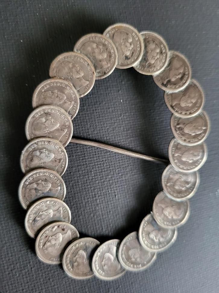 Zilveren gesp van zilveren stuivers, Sieraden, Tassen en Uiterlijk, Broches, Gebruikt, Zilver, Zilver, 4 tot 7 cm, Ophalen of Verzenden