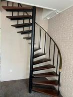 Wenteltrap met massief houten treden, Ophalen of Verzenden, Zo goed als nieuw, 2 tot 4 meter