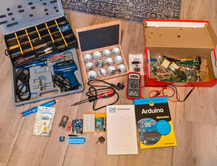 Veel microchips, Arduino's en electronische componenten, Hobby en Vrije tijd, Elektronica-componenten, Gebruikt, Ophalen