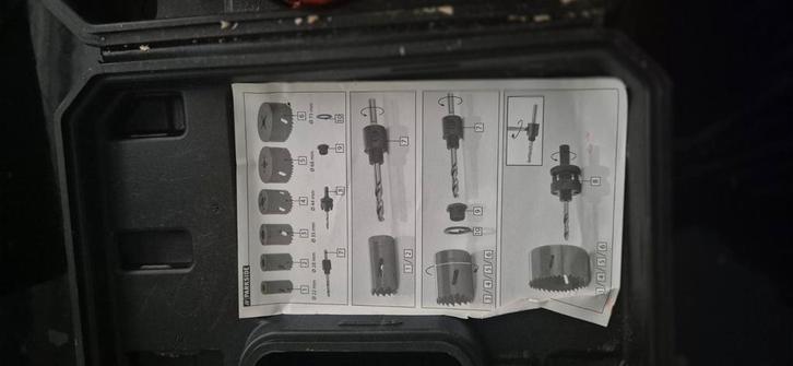 Schneider Electric UPS (1KVA) - Ononderbroken stroomvoorzien, Computers en Software, Noodvoedingen (UPS), Zo goed als nieuw, Ophalen of Verzenden
