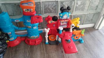 Toettoet auto Mickey garage en politietoren beschikbaar voor biedingen