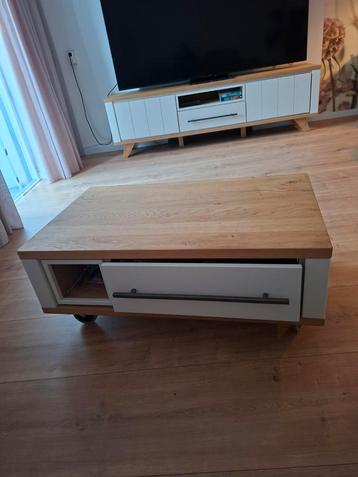 Henders en Hazel Jardin Salontafel beschikbaar voor biedingen