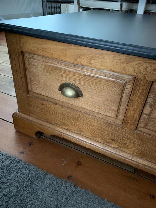 Eiken houten salon tafel met een zwart blad, Huis en Inrichting, Tafels | Salontafels, Minder dan 50 cm, 50 tot 100 cm, 100 tot 150 cm