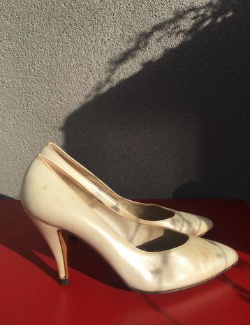 Bruno Magli Bologna Italiaanse geheel leren pumps en jurk beschikbaar voor biedingen