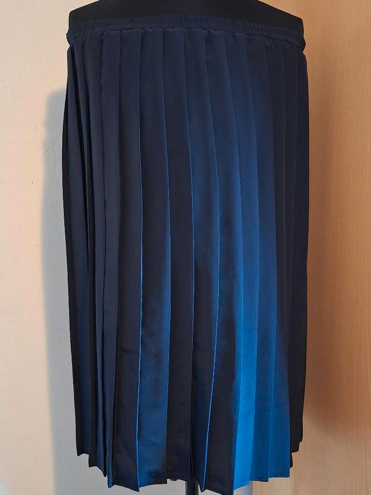 Lange Rok Blauw Plissé Elastische Taille Maat 44/46, Kleding | Dames, Rokken, Zo goed als nieuw, Maat 42/44 (L), Blauw, Onder de knie