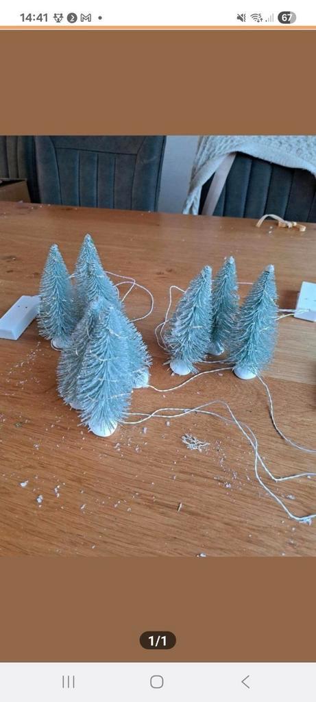 Kerstdorp luville bomen met licht, Diversen, Kerst, Zo goed als nieuw, Ophalen of Verzenden