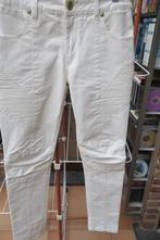 Broek nieuw wit Pierre Balmain mt 26, Kleding | Dames, Spijkerbroeken en Jeans, Nieuw, Pierre Balmain, Ophalen of Verzenden, W27 (confectie 34) of kleiner