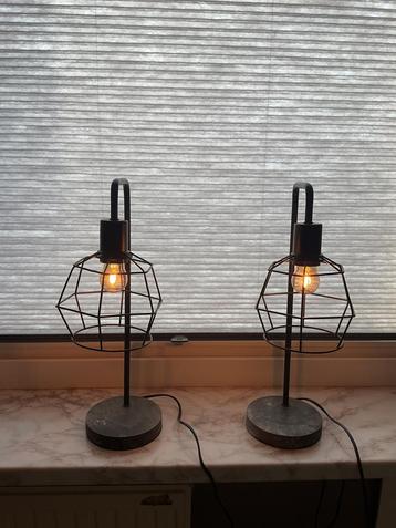Industriële tafellamp, schemerlamp 2 stuks beschikbaar voor biedingen