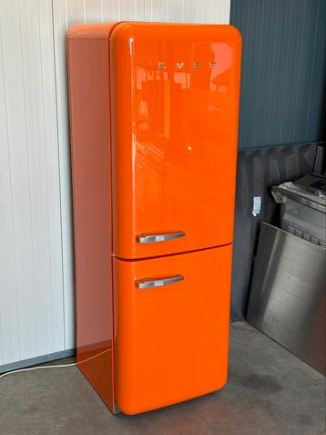 Luxe Smeg koelvriescombinatie beschikbaar voor biedingen