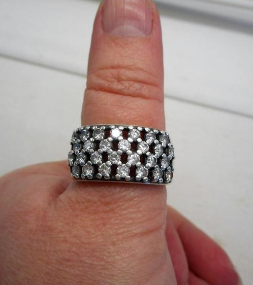 Prachtige zilveren ring met steentjes maat 18,75 nr.222, Sieraden, Tassen en Uiterlijk, Ringen, Zo goed als nieuw, Dame, 18 tot 19