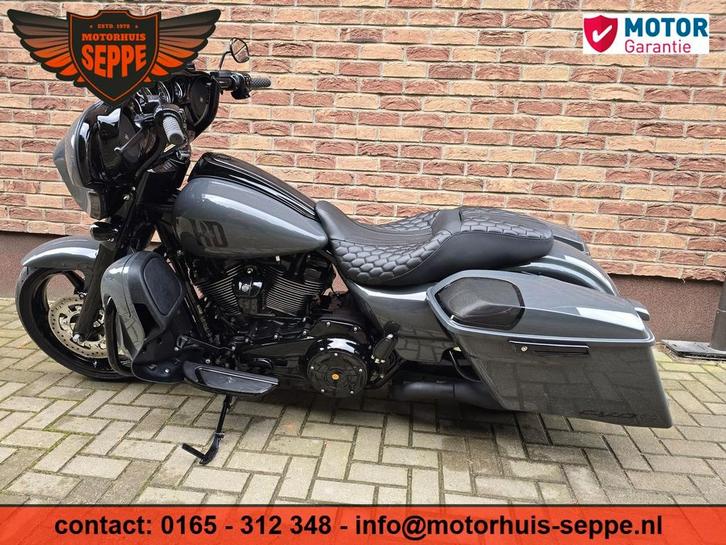 HARLEY-DAVIDSON STREET GLIDE CVO FLHXE M 8. (bj 2017) 40,000, Motoren, Motoren | Harley-Davidson, Bedrijf, Overig, 2 cilinders