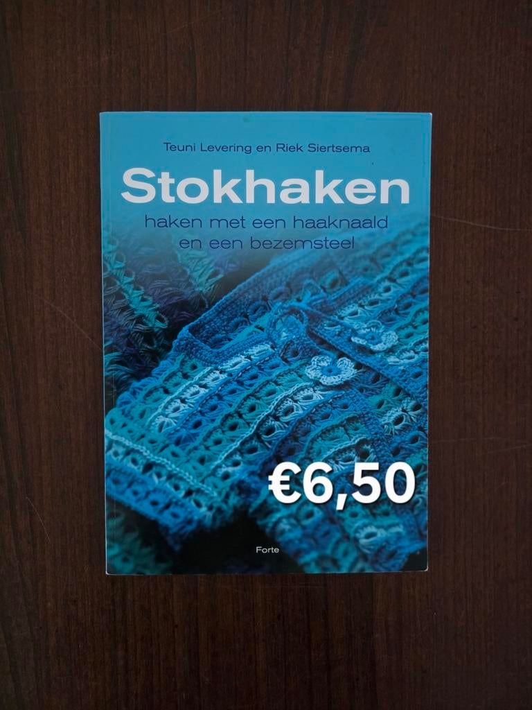 Stokhaken met haaknaald en bezemsteel - Nieuwstaat!, Ophalen of Verzenden, Nieuw, Haken, Patroon of Boek