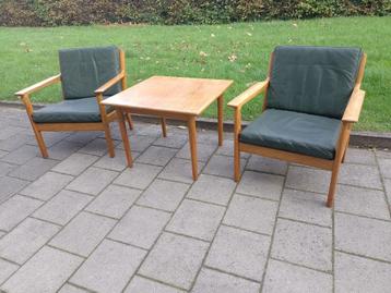 retro  fauteuils   plus tafel getama  hans  j wegner beschikbaar voor biedingen