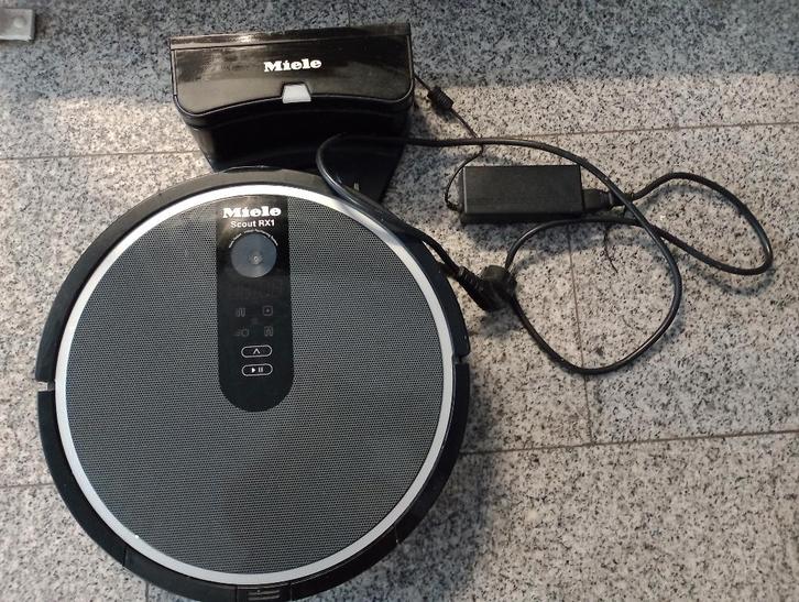 DEFECT Miele Robotstofzuiger Scout RX1 Zwart, Witgoed en Apparatuur, Stofzuigers, Niet werkend, Robotstofzuiger, Minder dan 1200 watt